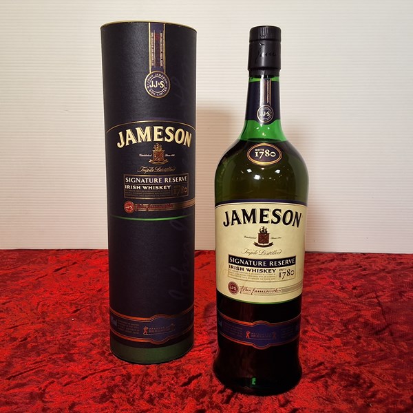 Lot 2 - JAMESON SIGNATURE RESERVE IRISH WHISKY