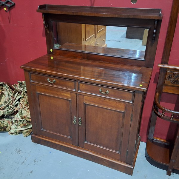 Lot 136 - CHIFFONIER