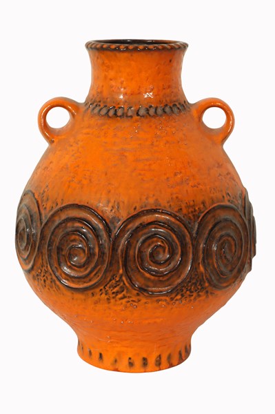 Lot 135 - POTTERY VASE