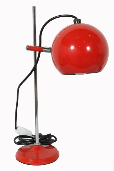 Lot 40 - EYEBALL TABLE LAMP