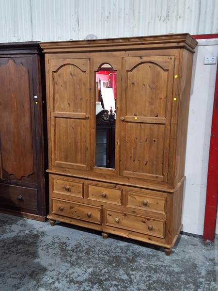 Lot 313 - WARDROBE