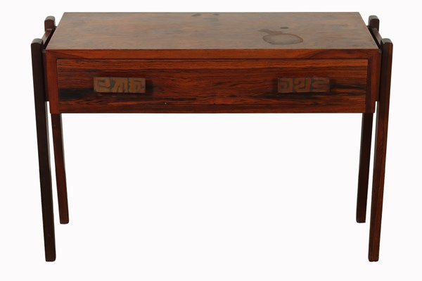 Lot 125 - PETITE CONSOLE TABLE