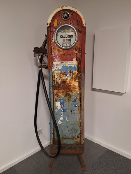 Lot 90 - PETROL BOWSER