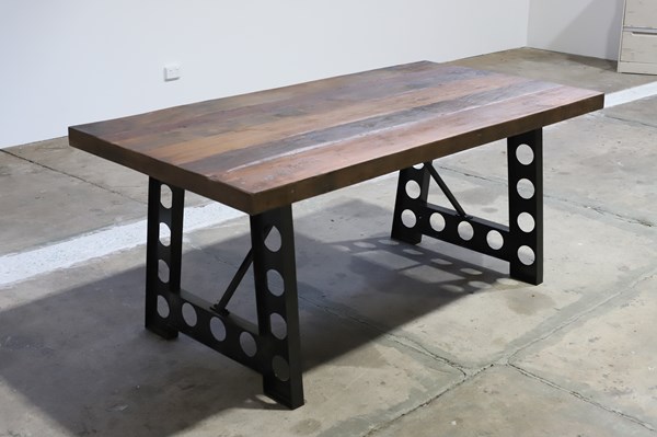 Lot 98 - DINING TABLE