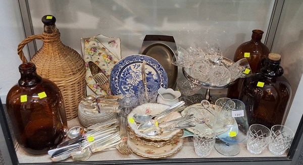 Lot 1391 - CHINA, GLASS & FLATWARE