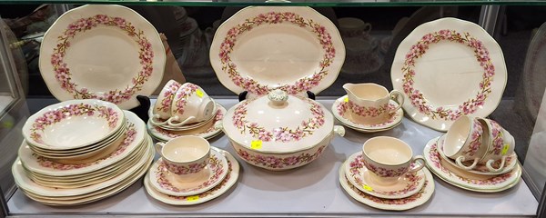 Lot 1199 - PART DINNER SERVICE