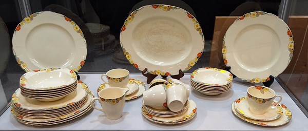 Lot 1206 - PART DINNER SERVICE