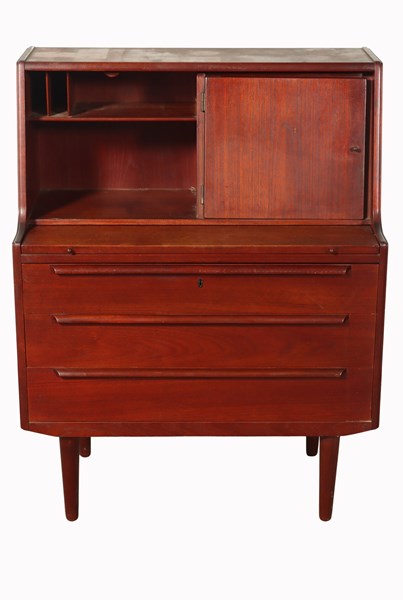 Lot 65 - WRITING DESK