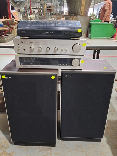 Lot 79 - STEREO EQUIPTMENT