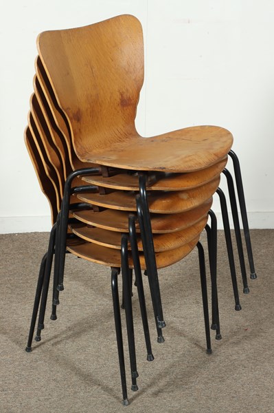 Lot 172 - STACKABLE CHAIRS