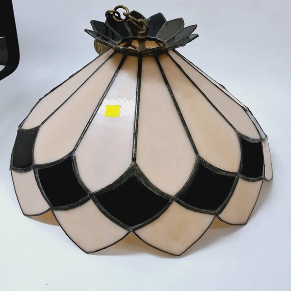 Lot 1386 - STAINED GLASS LIGHT SHADE