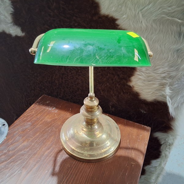 Lot 23 - BANKERS LAMP