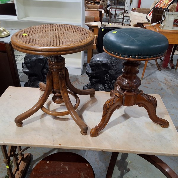 Lot 335 - STOOLS