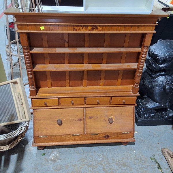 Lot 186 - PANTRY SHELVES