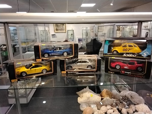 Lot 1374 - COLLECTABLE CARS