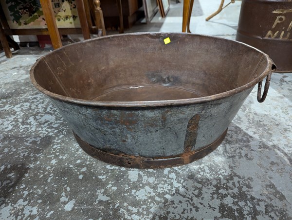 Lot 294 - WASH TUB