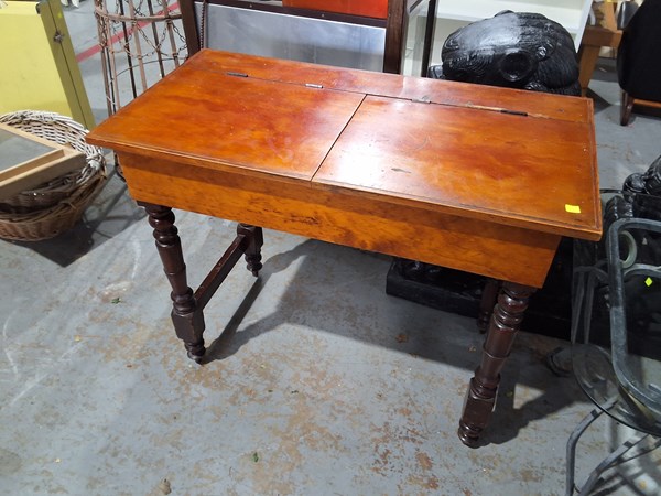 Lot 96 - SCHOOL DESK