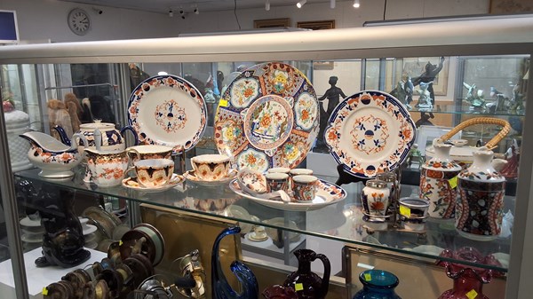 Lot 1341 - IMARI PATTERNED WARE