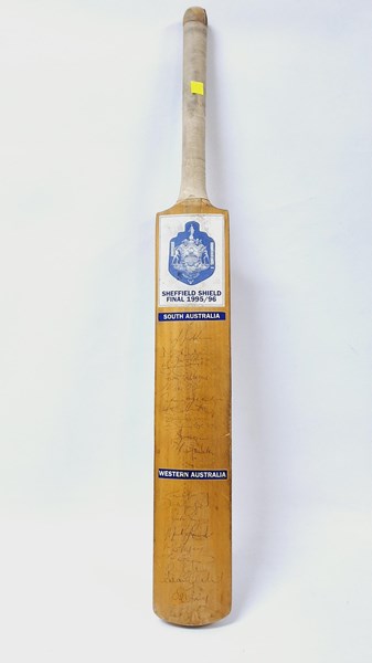 Lot 1133 - SIGNED CRICKET BAT