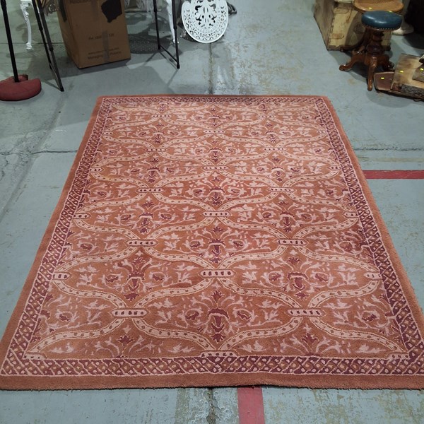 Lot 102 - RUG