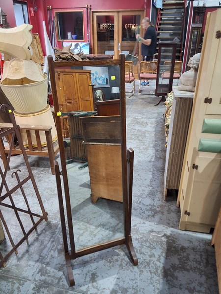 Lot 168 - MIRROR