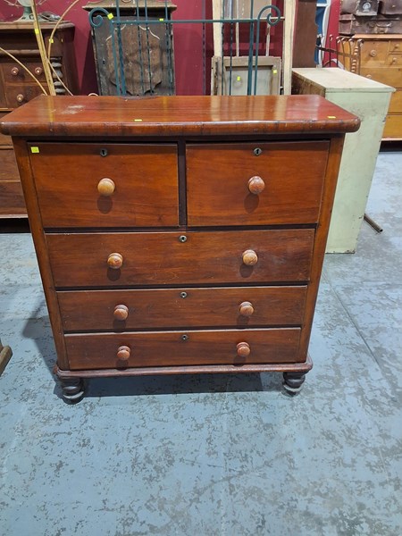 Lot 188 - CHEST