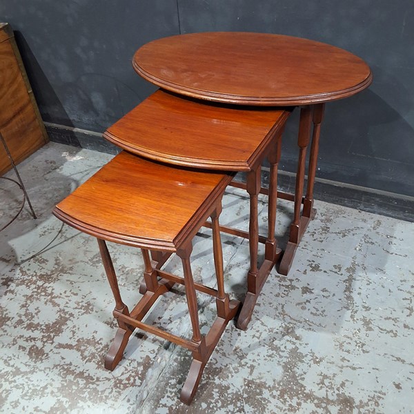 Lot 144 - NEST OF TABLES