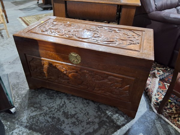 Lot 210 - CAMPHORWOOD TRUNK