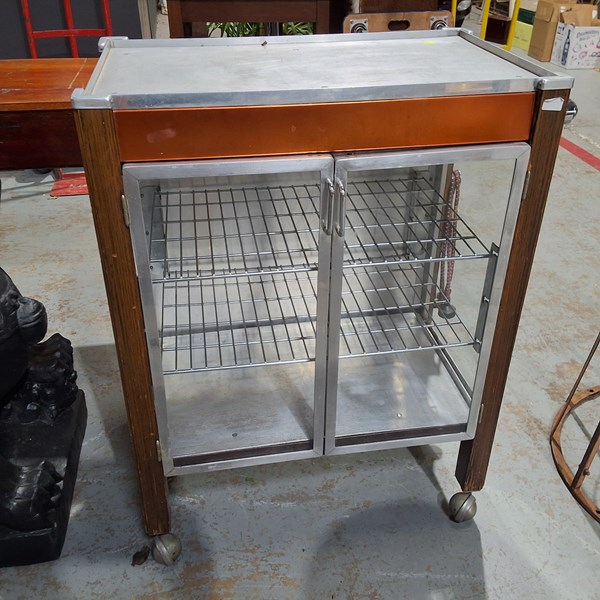 Lot 59 - WARMING CABINET