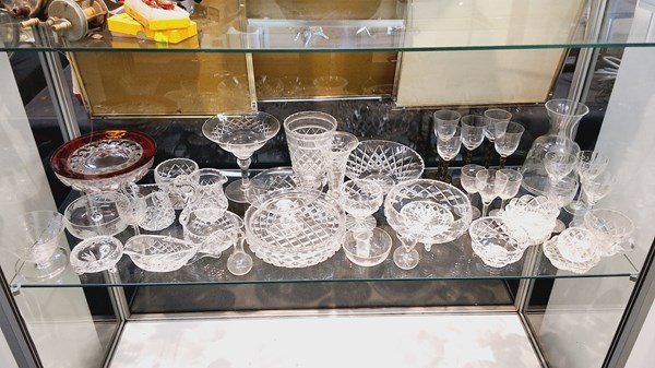 Lot 1344 - CRYSTAL & GLASSWARE