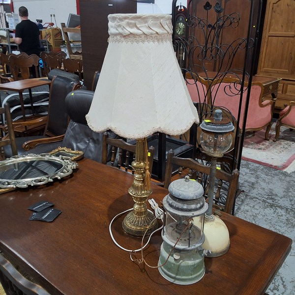 Lot 268 - LOT OF LAMPS