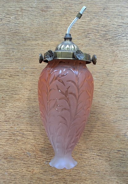 Lot 1135 - CEILING LIGHT FITTING