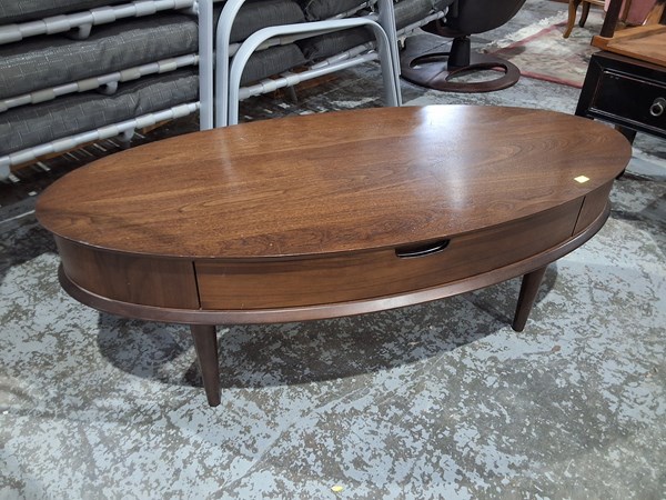 Lot 319 - COFFEE TABLE