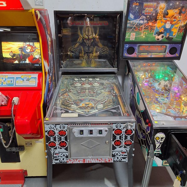 Lot 3 - PINBALL MACHINE SPACE INVADERS