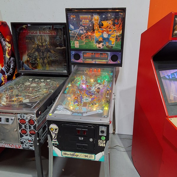 Lot 2 - PINBALL MACHINE WORLD CUP SOCCER