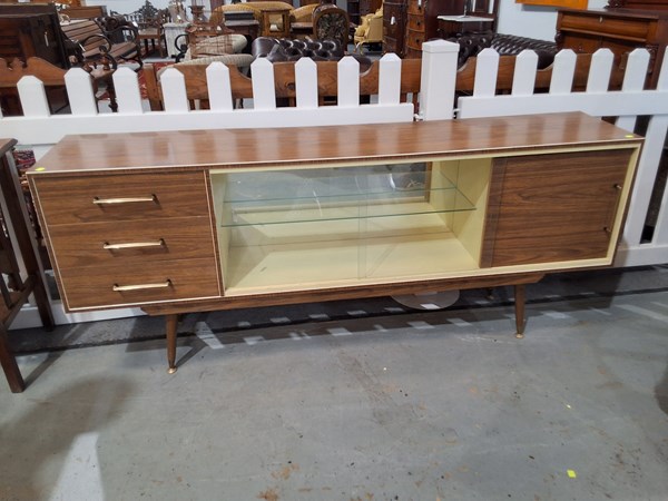 Lot 286 - SIDEBOARD