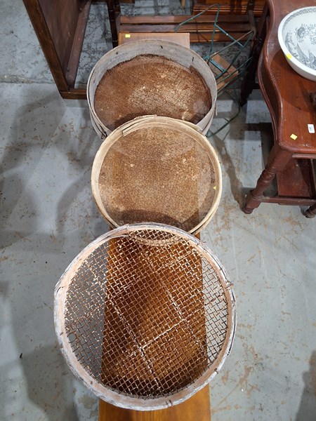 Lot 313 - SIEVES