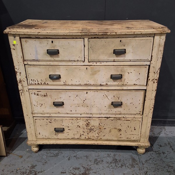 Lot 245 - CHEST OF DRAWERS