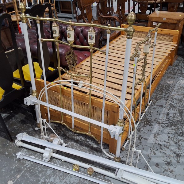 Lot 356 - BED FRAME