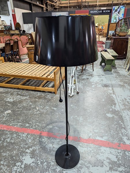 Lot 287 - STANDARD LAMP