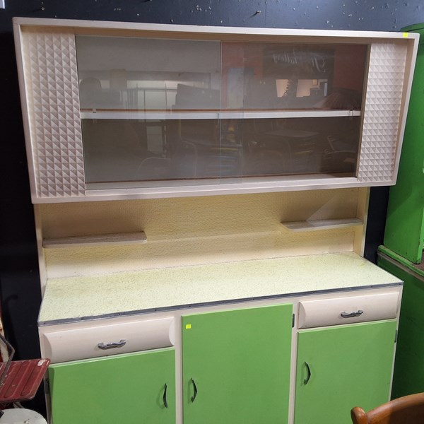 Lot 368 - KITCHEN CABINET