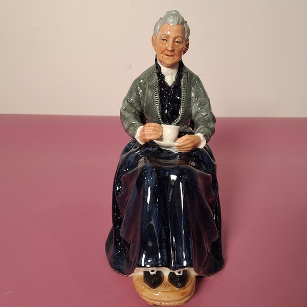 Lot 1290 - ROYAL DOULTON FIGURE