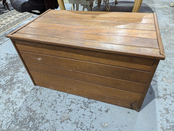 Lot 238 - BLANKET BOX