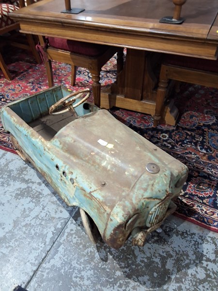 Lot 126 - PEDAL CAR