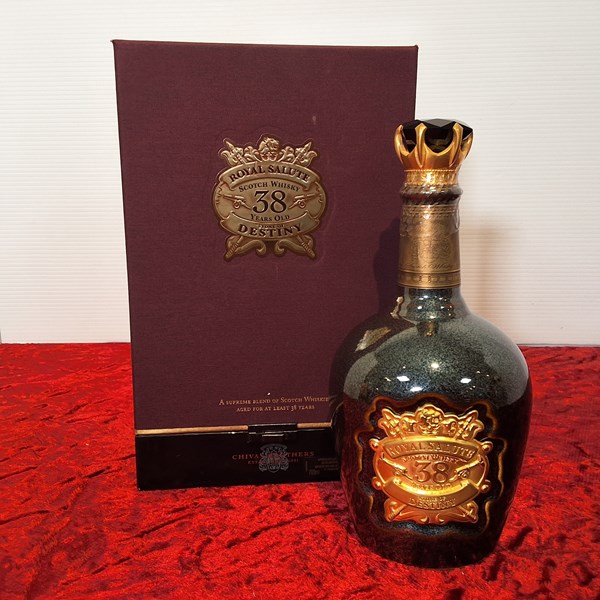 Lot 73 - ROYAL SALUTE 38yo STONE OF DESTINY WHISKY