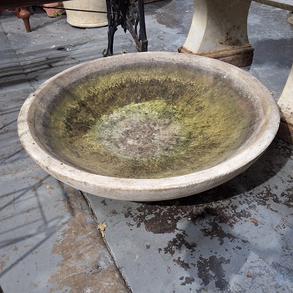 Lot 47 - BIRD BATH