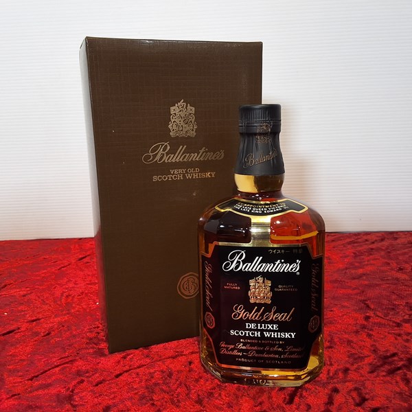 Lot 78 - BALLANTINE'S GOLD SEAL SCOTCH WHISKY