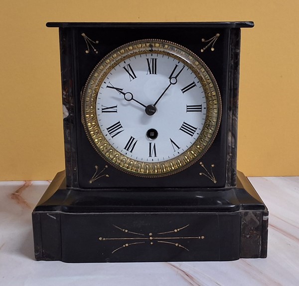 Lot 1312 - MANTEL CLOCK