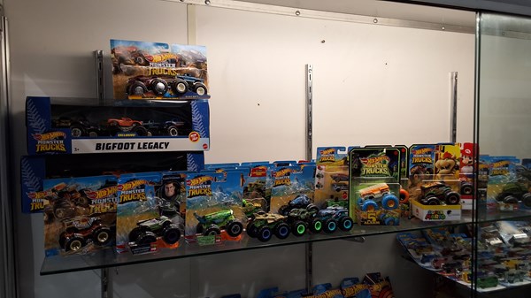 Lot 1445 - MONSTER TRUCKS