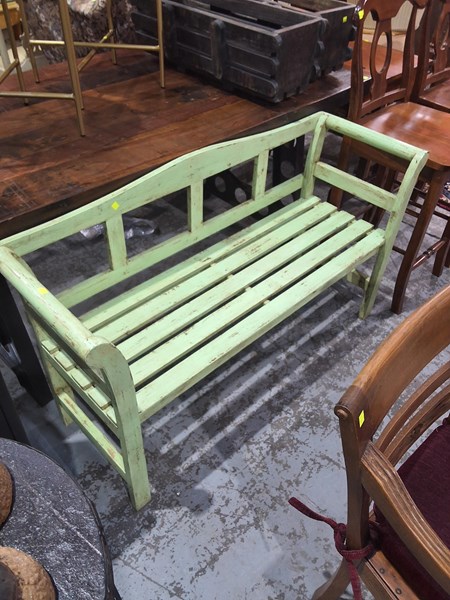 Lot 94 - BENCH